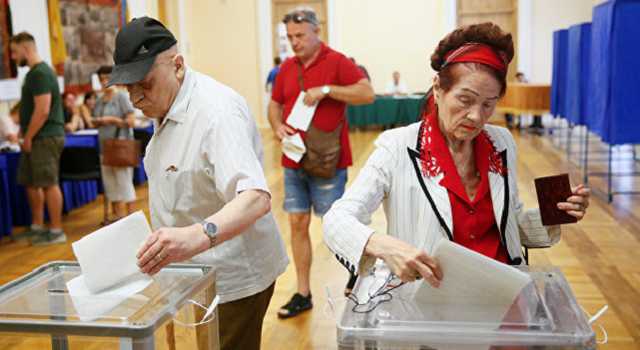 В Офисе президента приняли решение провести досрочные местные выборы