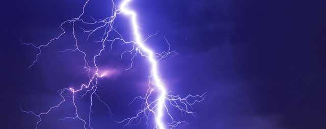 На Волыни молния убила коня и выбросила из повозки ребенка