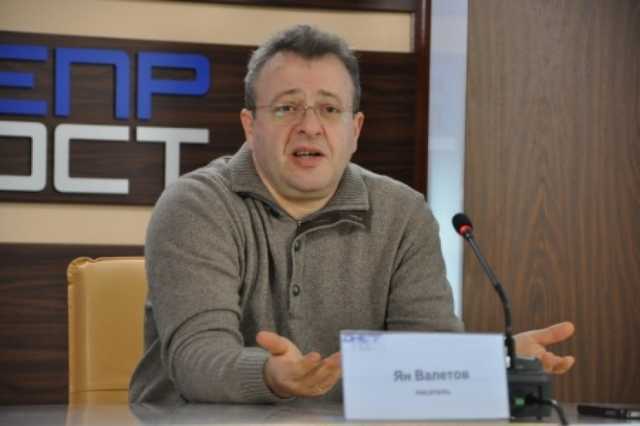 Сажать придется не двух-трех друзей. Сажать придется пачками, - Ян Валетов