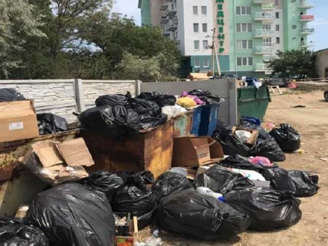 Сплошные коллапсы: известный блогер на фото показал, во что «русский мир» превратил Крым