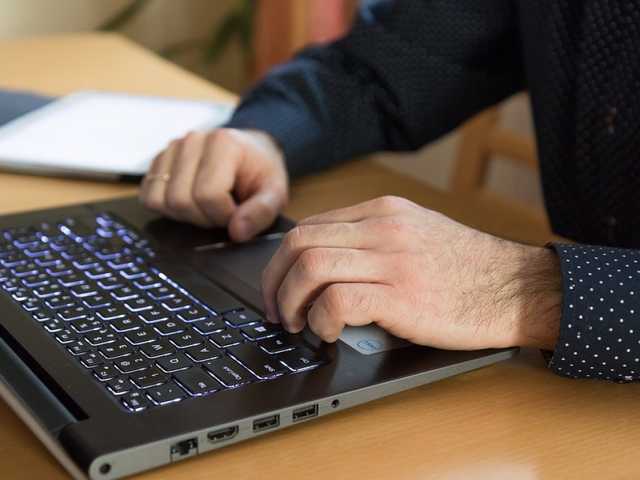 Житель Сумщины заплатил мошеннику 43 тысячи гривен за виртуальный мотоцикл