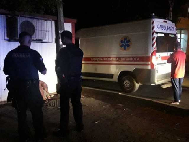 Пришлось вызывать «скорую»: в Мариуполе женщина дала жесткий отпор наглому грабителю