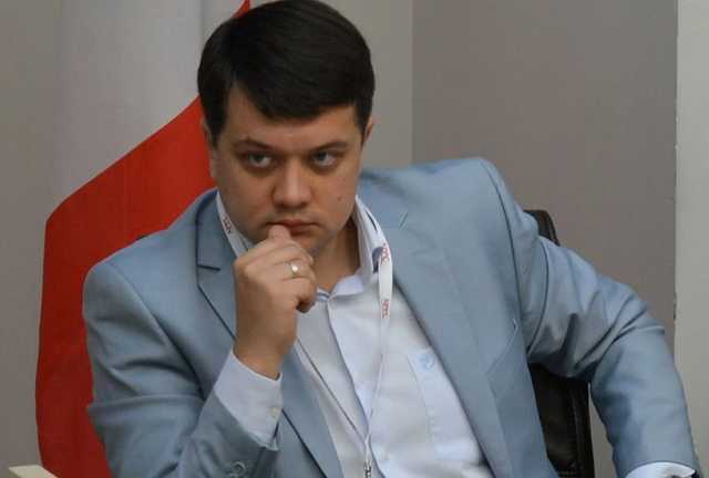 Разумков рассказал о предстоящих планах на рынок земли, медицину, образование и пенсию