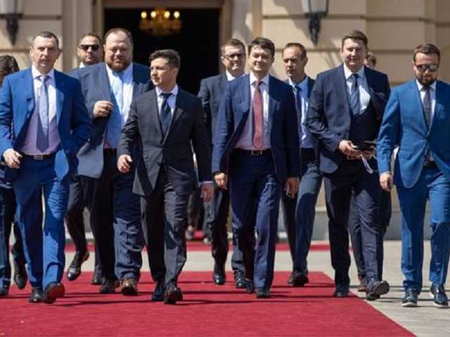 Не Разумков: в "Слуге народа" назвали кандидатов на кресло главы фракции