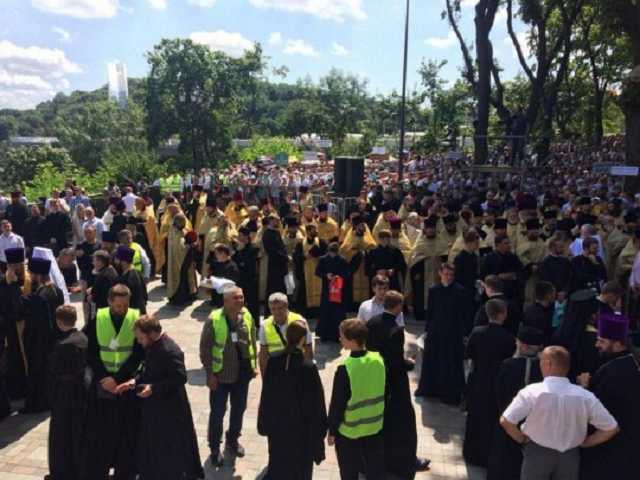 Крестный ход в Киеве: в полиции назвали реальное число участников