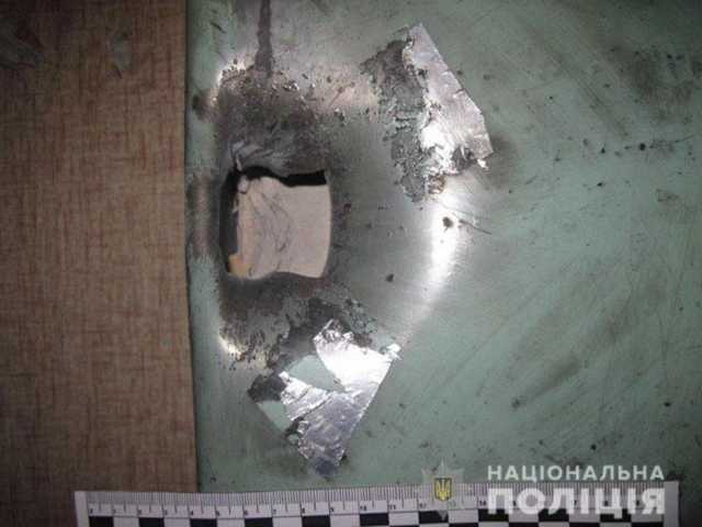 В Мариуполе мужчина вместо замка в квартире поставил гранату