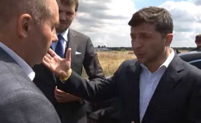 «Извиняюсь, так когда аэропорт достроят»: президент Зеленский устроил разнос чиновников в Черкассах