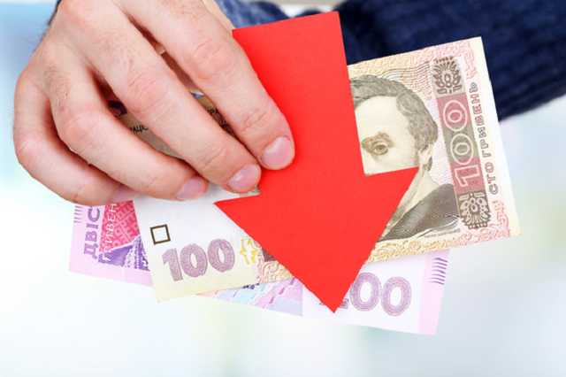 Доллар внезапно прекратил падение и перешел к росту