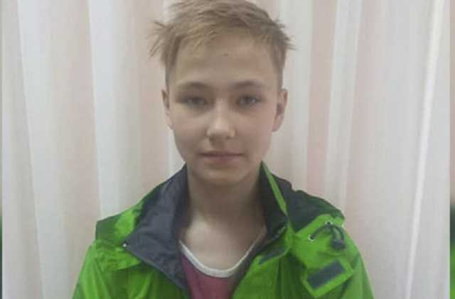 В Киеве ищут 14-летнюю девочку с розовыми волосами