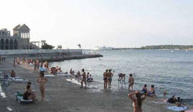 Оккупированный Крым сразила холера: «власти» принялись закрывать популярные пляжи в Севастополе