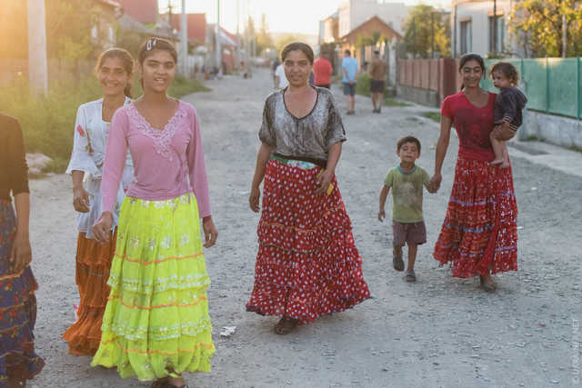 У центрі Львова нетверезі циганки побили дівчину