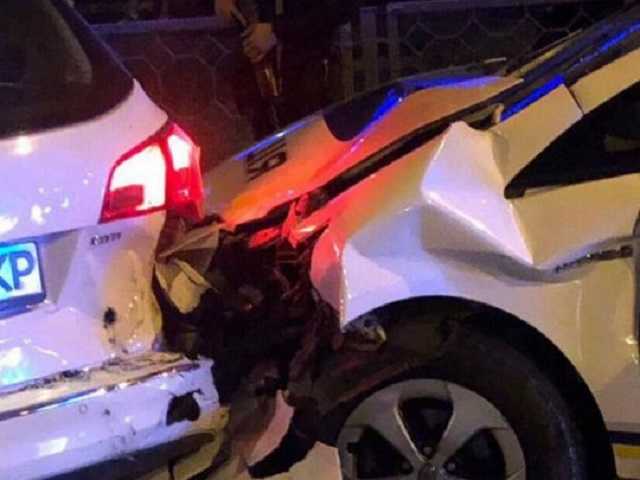 Погоня в Харькове: разбиты несколько машин, патрульную полицейскую увезла "скорая"