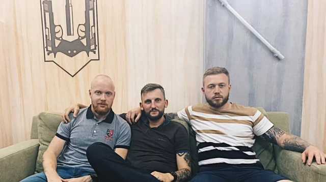 «Ты будешь сидеть!»: ветераны полка "Азов" обратились к Порошенко