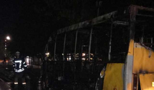 Под Киевом дотла сгорела маршрутка