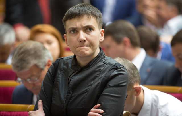 Зеленського просять позбавити Надію Савченко звання “Герой України”