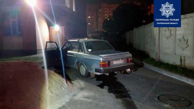 У Полтаві нетверезий винуватець ДТП без прав випадково заїхав до поліції
