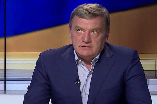 «Он объяснял людям гениальность Порошенко!»: жена Грымчака объяснила причины ареста мужа