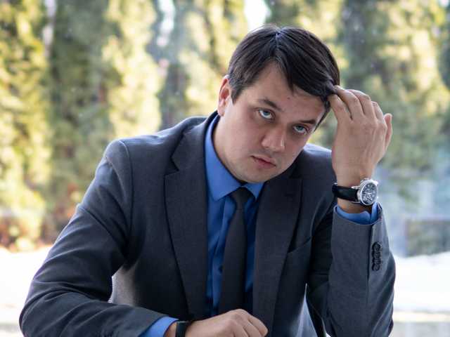 50 тысяч гривен зарплаты для депутатов Рады слишком мало, – Разумков