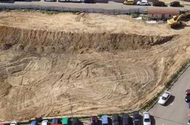 В Киеве на стройплощадке взорвали экскаватор