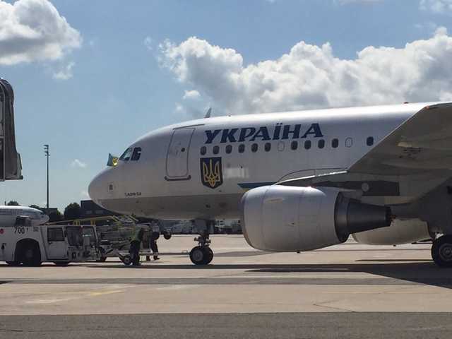 Зеленському бракує “крил”? Літаки президента поки що не продають