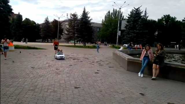 «Практически безлюдный город»: горловчанка показала улицы города после 18:00