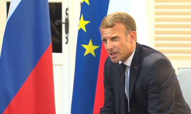 "Великая держава!" Макрон внезапно "прогнулся" под Путина во Франции