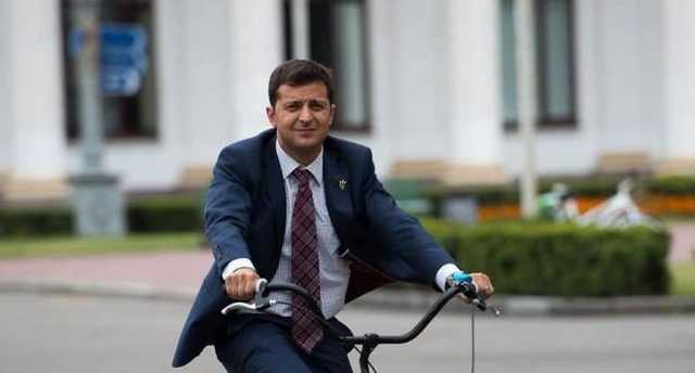 «Даже Янык так не делал!»: в сети показали кортеж Зеленского