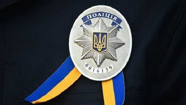 В метро Харькова неадекват напал на полицейского: дерзкое преступление попало на видео