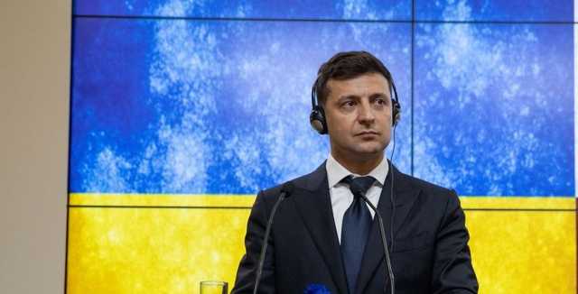 Зеленский торжественно поднял украинский флаг на Софийской площади