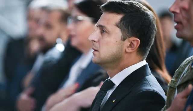 «Мы радовались, когда на кого-то падал венок». Зеленский вспомнил Януковича в поздравлении украинцев с Днем Независимости