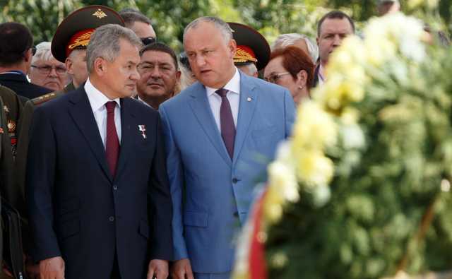 В РФ предложили Додону уничтожить склады с оружием в Приднестровье