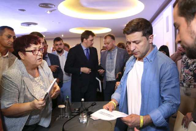 Зачем Зеленскому взращивать доносчиков?