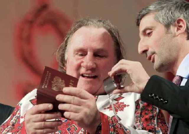 Французский актер Депардье сыграет Брежнева в фильме о Пражской весне