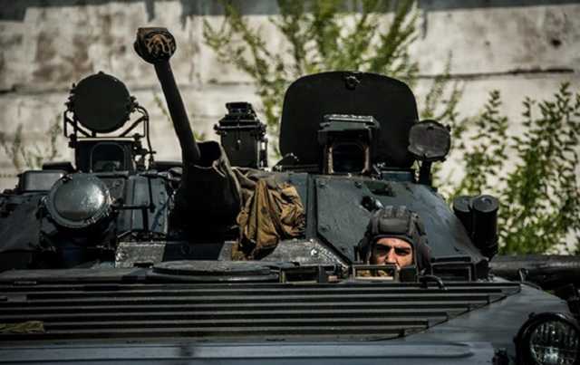 На Донбассе ранен украинский военный