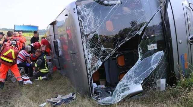 У Польщі сталася ДТП з туристичним автобусом, є постраждалі
