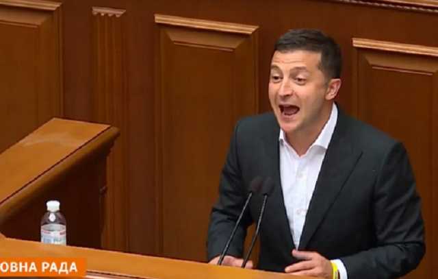 "Меньше СМС, больше законов": Зеленский пригрозил разогнать новую Раду