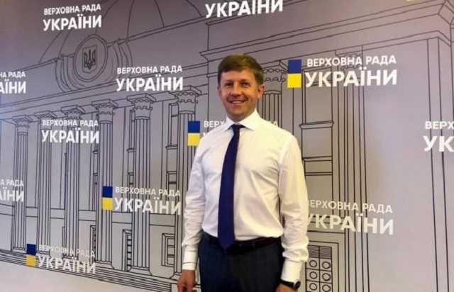 Депутат “Слуги народу” тричі поспіль неправильно натиснув кнопку “за” під час голосувань