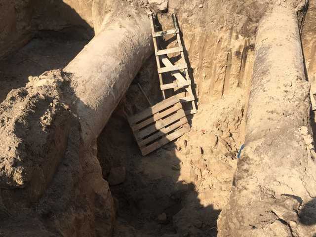 В Ровно мужчину насмерть засыпало землей на стройке