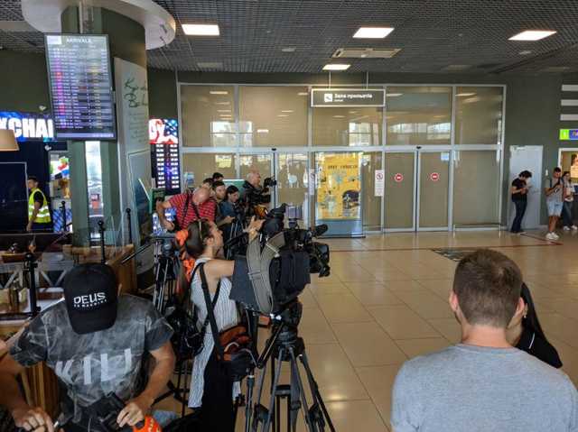 Обмен с обманом. Муждабаев рассказал, зачем Кремль запускает ночные фейки