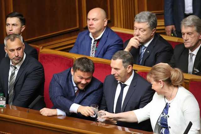 Богдан попытался потроллить Порошенко и "взорвал" соцсети