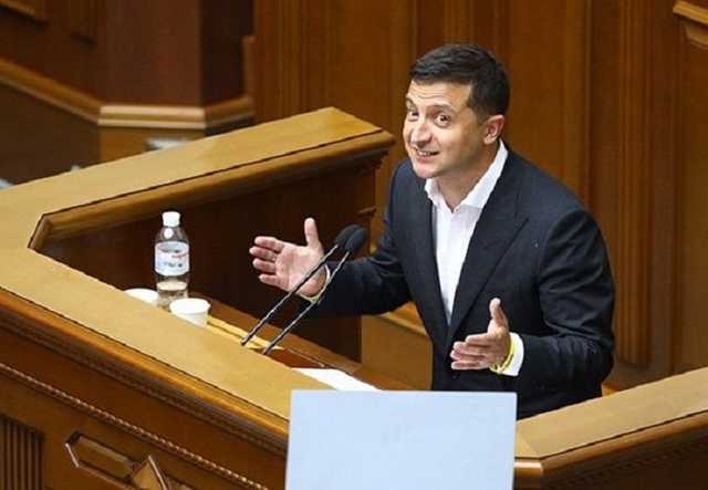 Зеленский предлагает разрешить задерживать и обыскивать народных депутатов