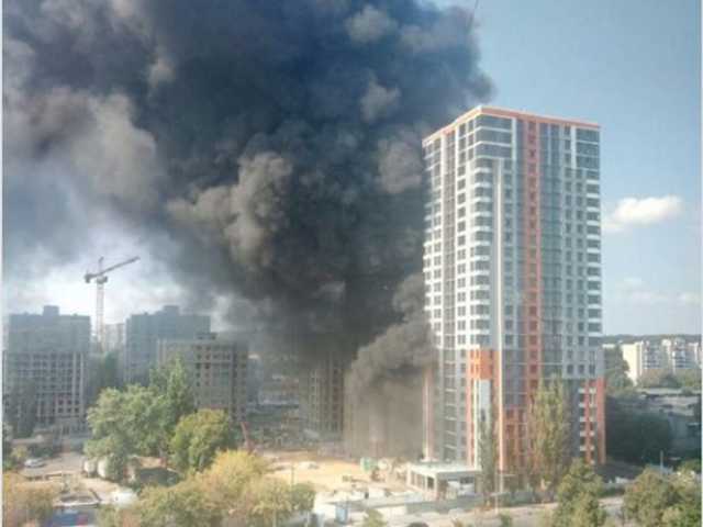 Масштабный пожар в столичной многоэтажке: появились новые подробности