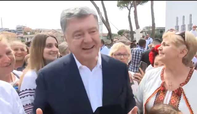 "Мы способны сопротивляться": Порошенко объяснил роль церкви в победе Украины