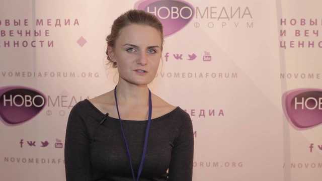 Крюкова рассказала про неприличный подарок Богдану