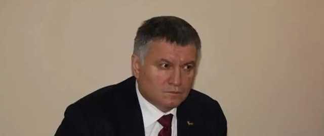 "Из Авакова делают британскую королеву": Что происходит в Кабмине и МВД