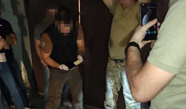 В Одессе военный покупал нелегальное оружие, рассчитываясь амфетамином