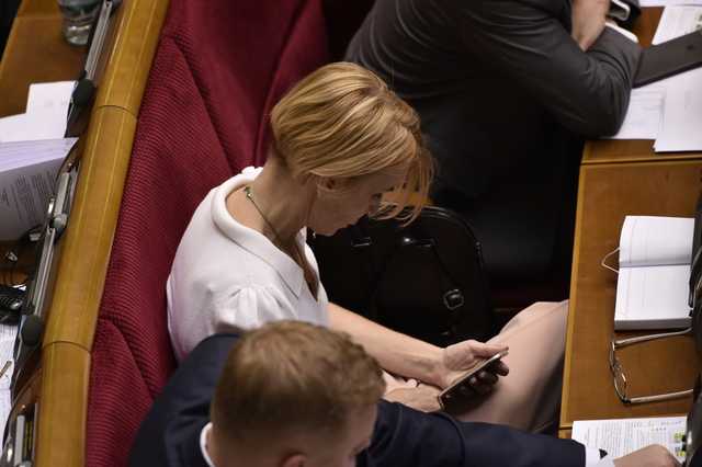 "Слуг народа" запугали: опубликовано показательное фото из Верховной Рады