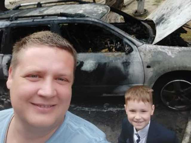 В Херсоне сгорел автомобиль супруги экс-депутата горсовета