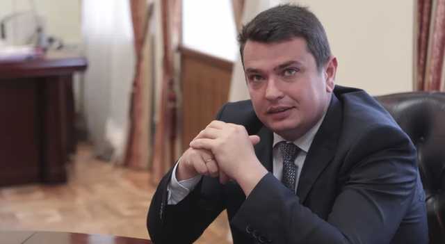 Суд оштрафовал Сытника за отдых в Ровенской области