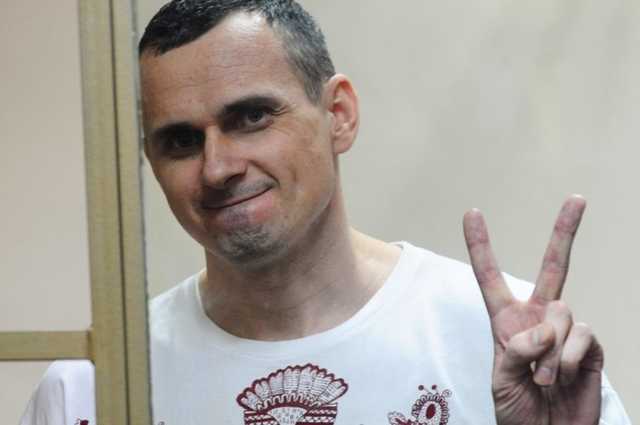 Группа Европейской народной партии пригласила Сенцова в Европарламент